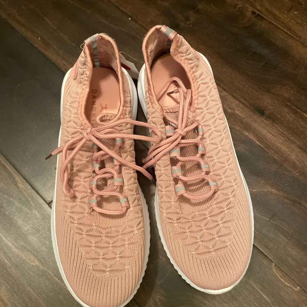 Dansko Pink Sneakers Sleek Knit Design